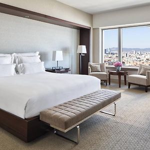 Deluxe Zimmer mit Kingsize-Bett