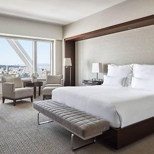 Panorama Zimmer mit Kingsize-Bett